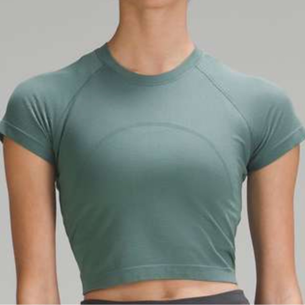 lululemon athletica Short-Sleeve‎ Swiftly Tech Cropped Tee